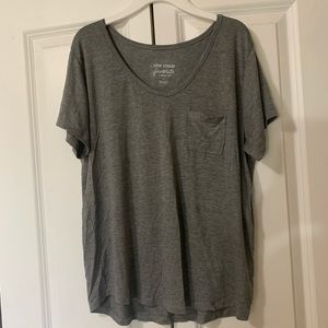 dark grey heathered pocket tee